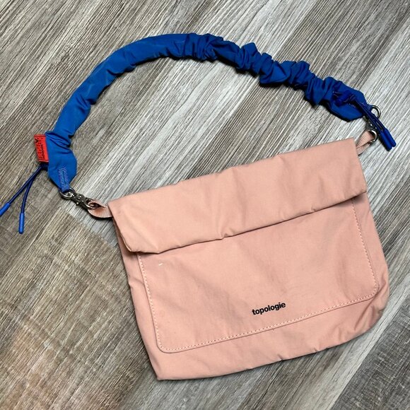 Topologie Medium Musette, peach - with electric blue Bungee Wrist Strap - Picture 1 of 3